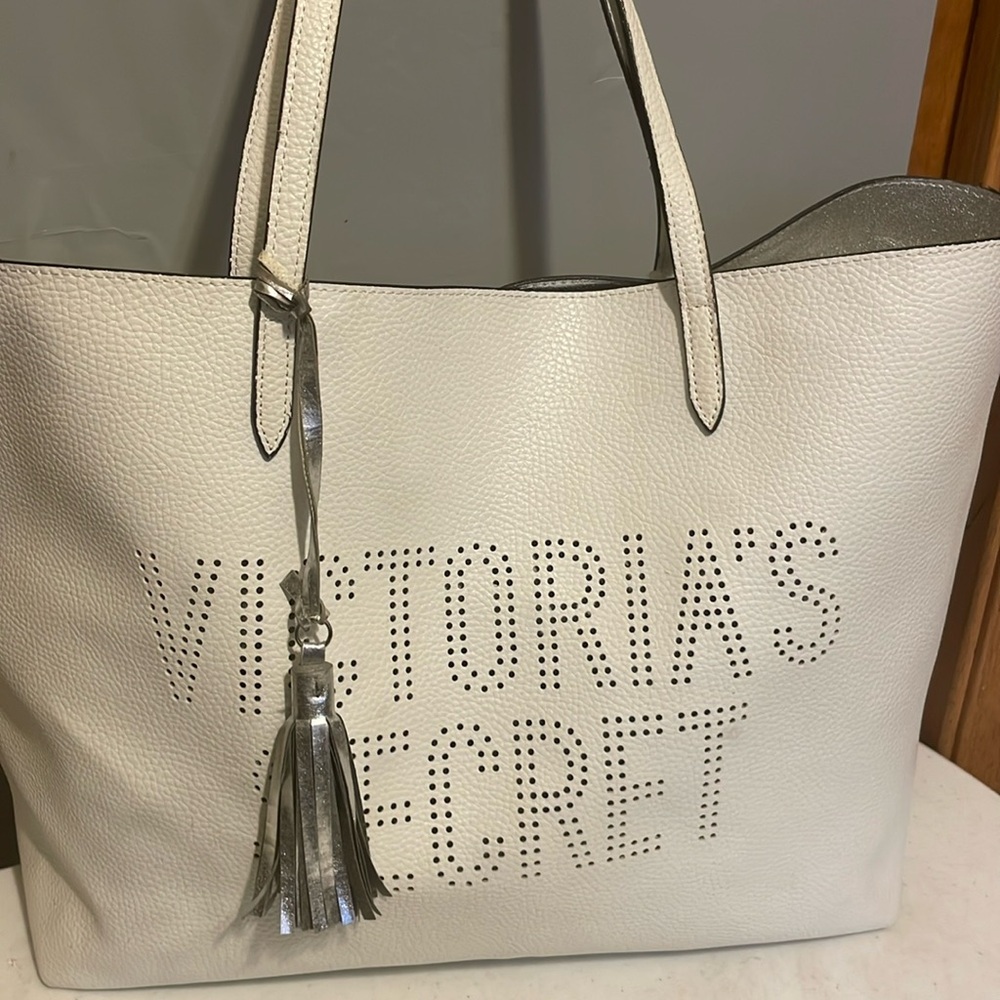 Victoria Secrete White Pebbled Faux Leather Tote/Weekender Bag